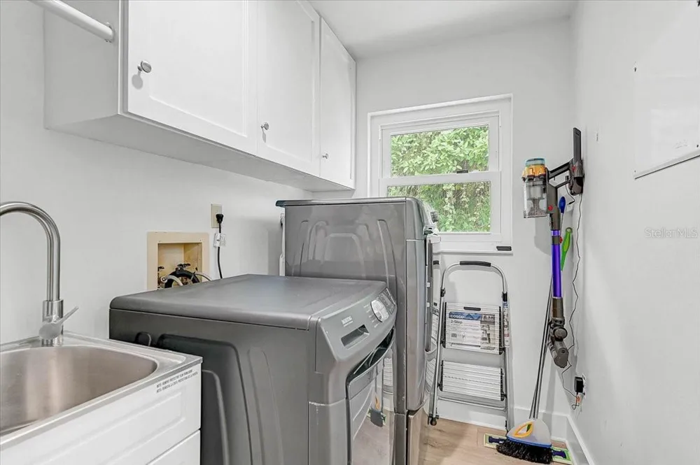 3515 LA PALOMA AVENUE Sarasota, FL 34242