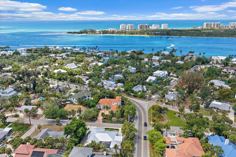3515 LA PALOMA AVENUE Sarasota, FL 34242