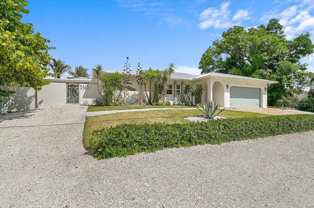 3515 LA PALOMA AVENUE Sarasota, FL 34242