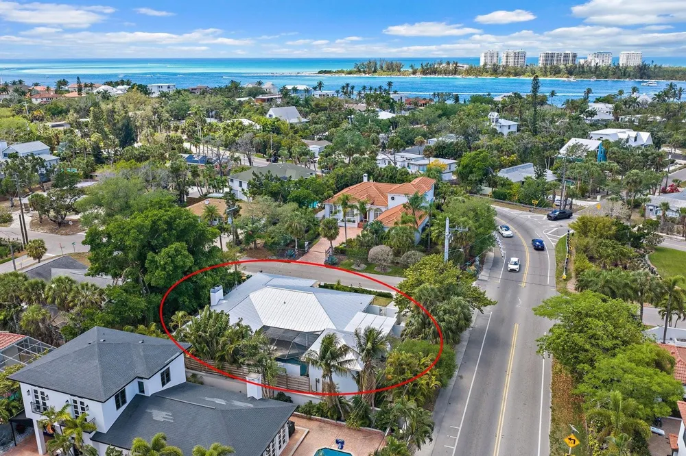 3515 LA PALOMA AVENUE Sarasota, FL 34242