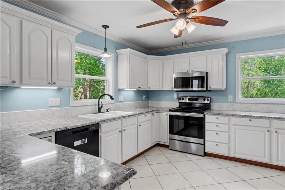 5532 Folkstone Road Pfafftown, NC 27040