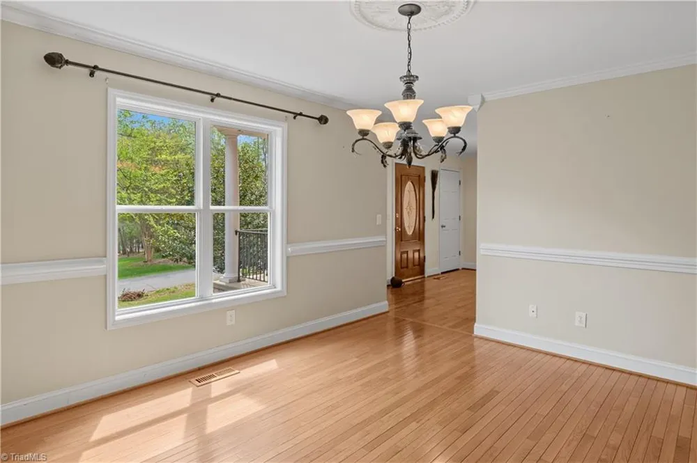 5532 Folkstone Road Pfafftown, NC 27040