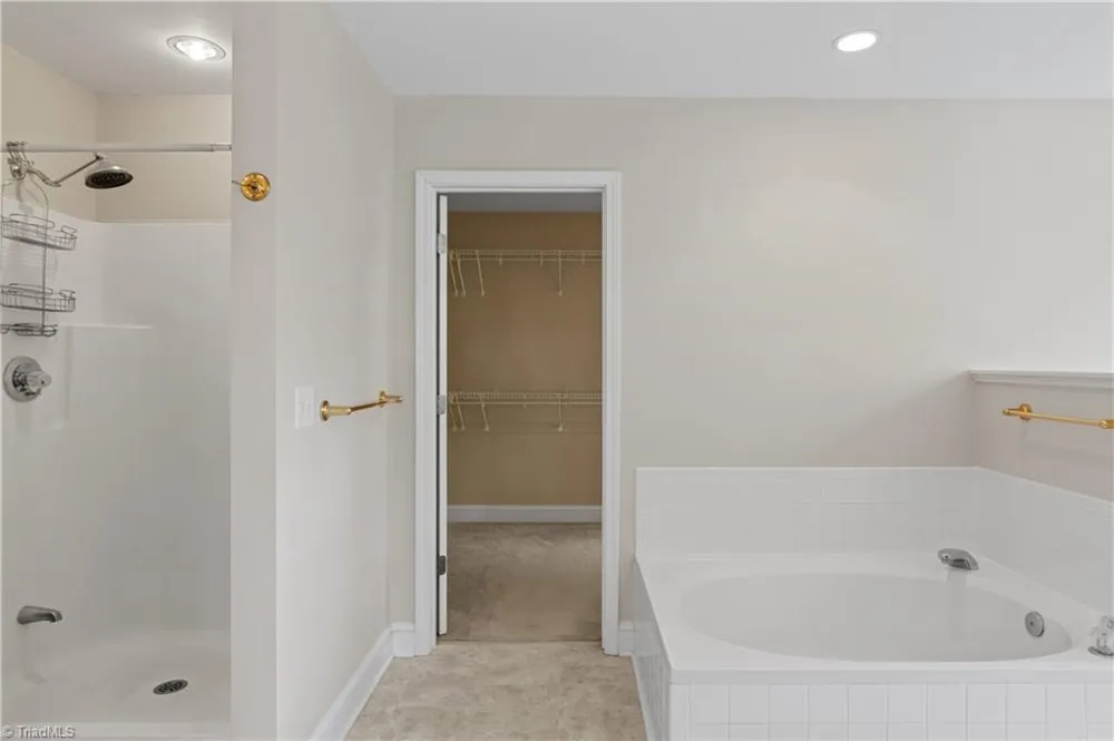 5532 Folkstone Road Pfafftown, NC 27040