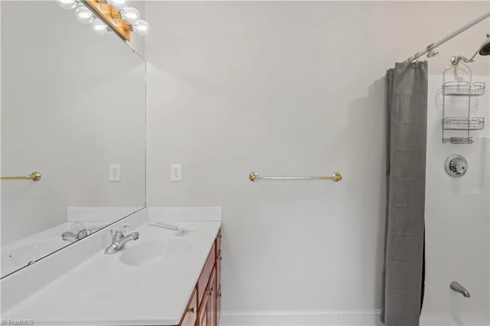 5532 Folkstone Road Pfafftown, NC 27040