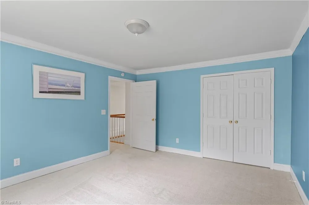 5532 Folkstone Road Pfafftown, NC 27040