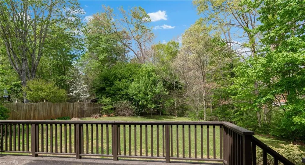 5532 Folkstone Road Pfafftown, NC 27040