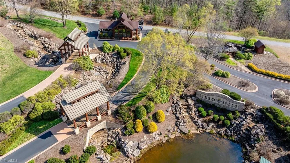 59(7C) 60 (6) Cielo Falls Drive Purlear, NC 28665