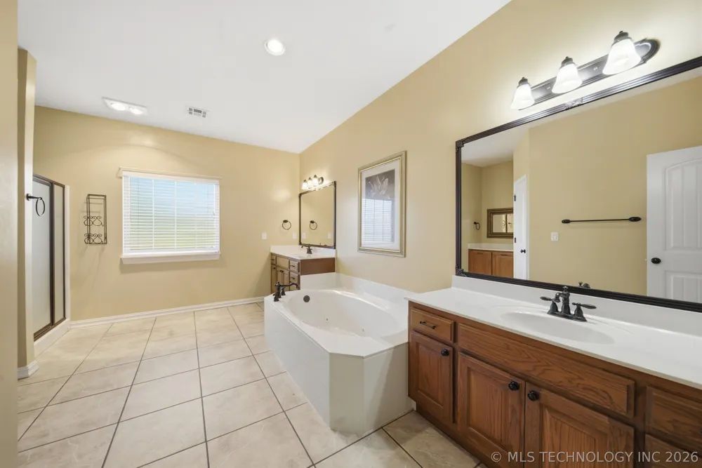 208 New Haven Street Catoosa, OK 74015