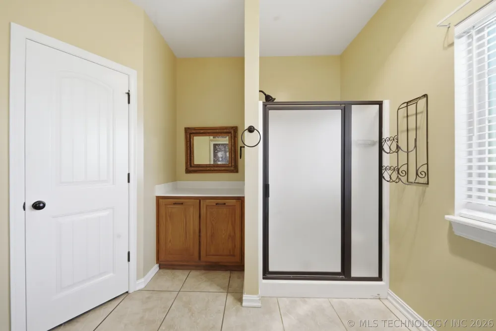 208 New Haven Street Catoosa, OK 74015