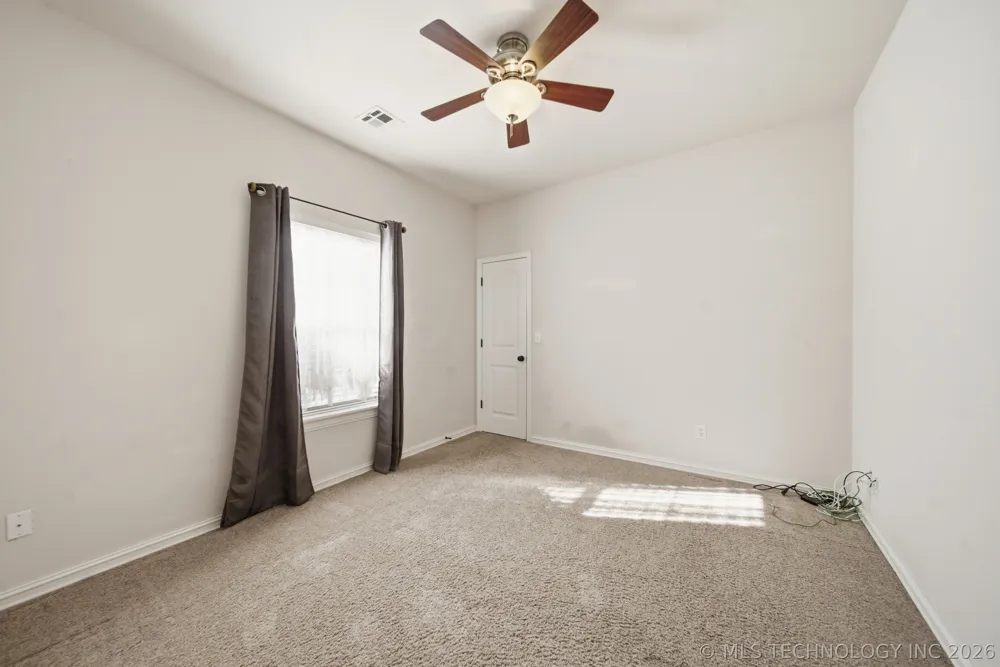 208 New Haven Street Catoosa, OK 74015