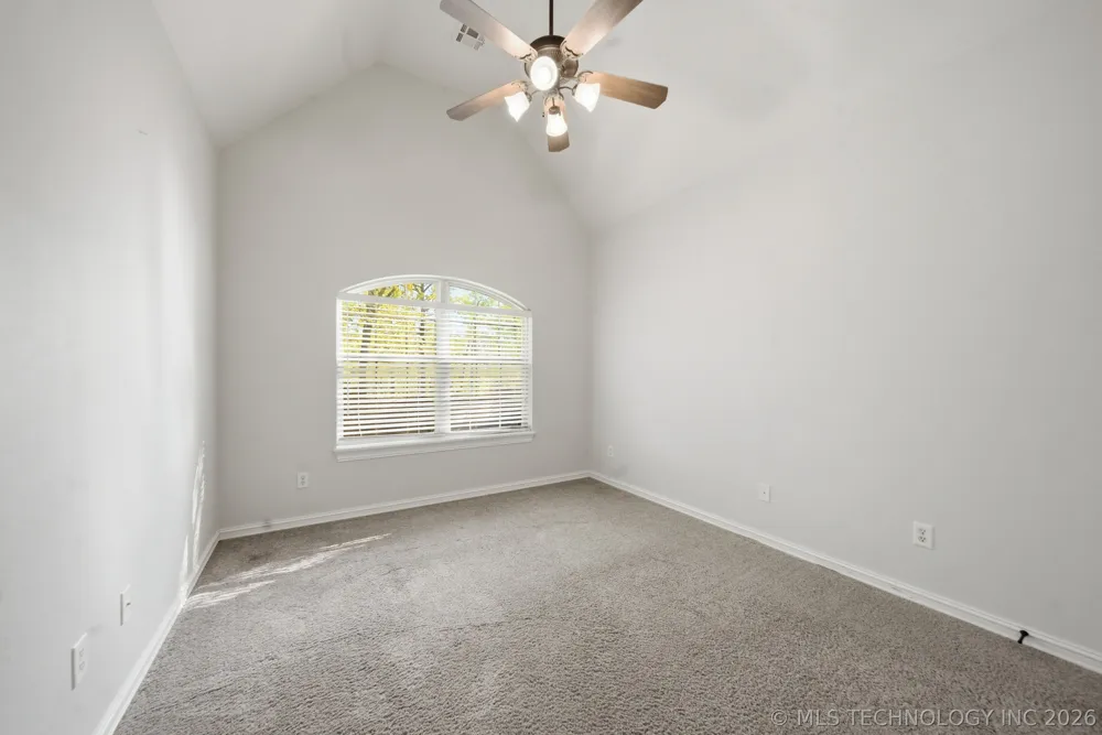 208 New Haven Street Catoosa, OK 74015