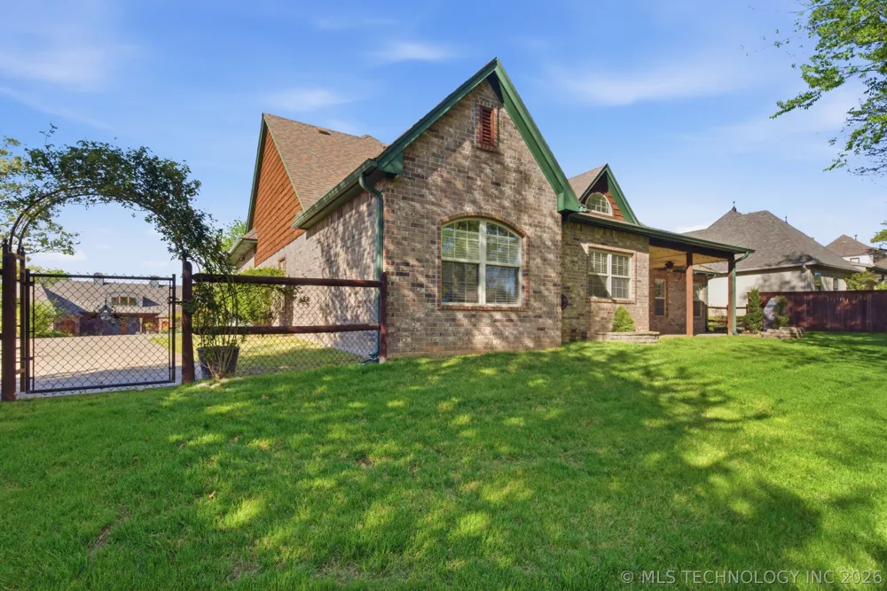 208 New Haven Street Catoosa, OK 74015