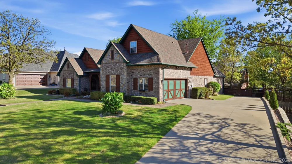 208 New Haven Street Catoosa, OK 74015
