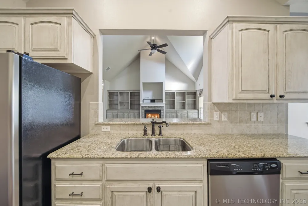 208 New Haven Street Catoosa, OK 74015
