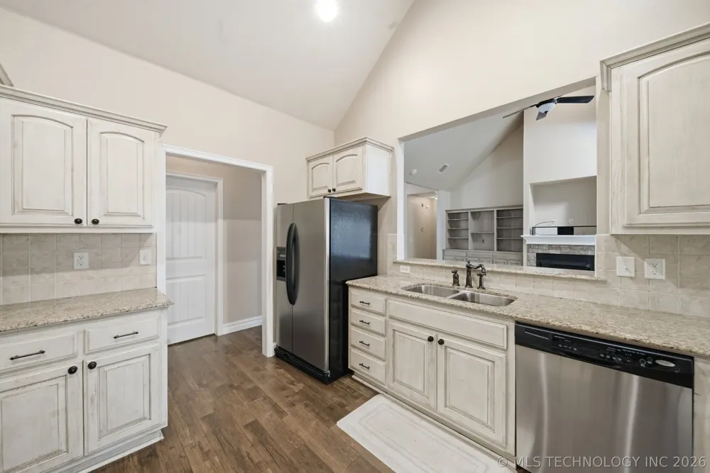 208 New Haven Street Catoosa, OK 74015