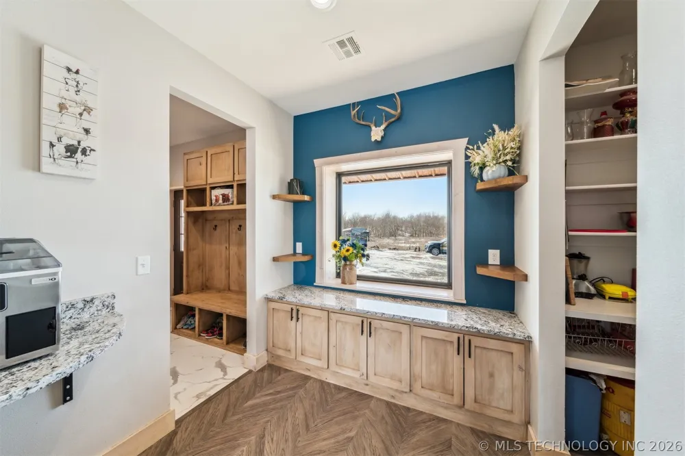 9501 S 4170 ROAD Claremore, OK 74017