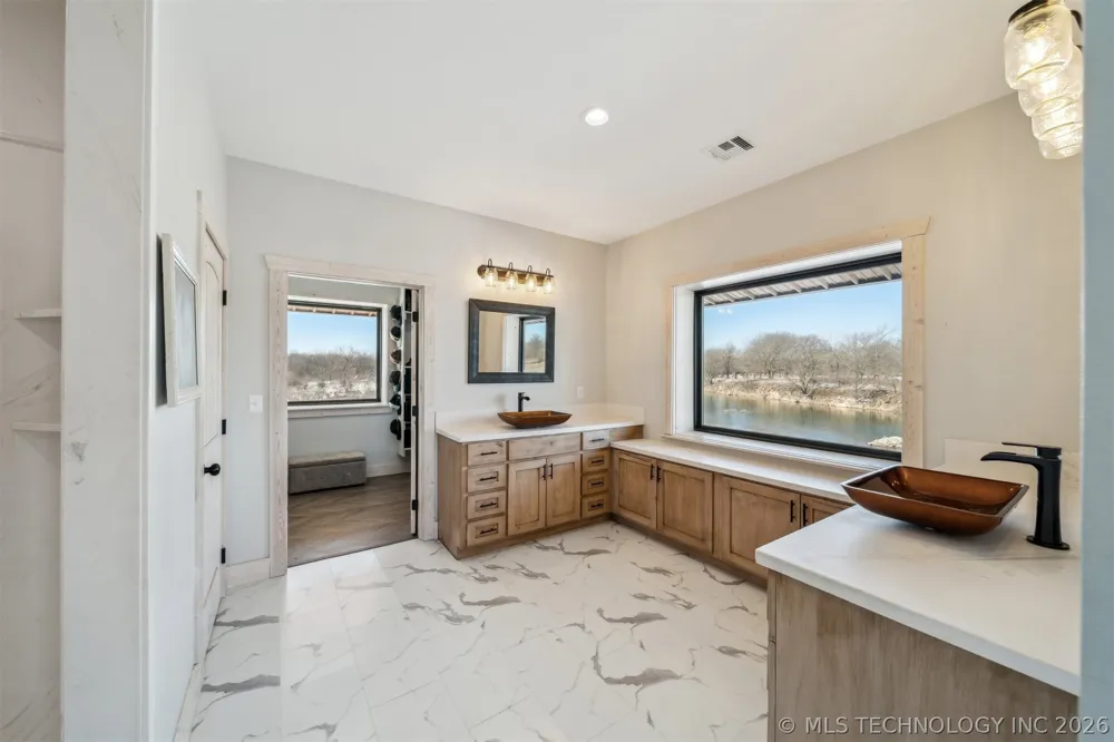 9501 S 4170 ROAD Claremore, OK 74017
