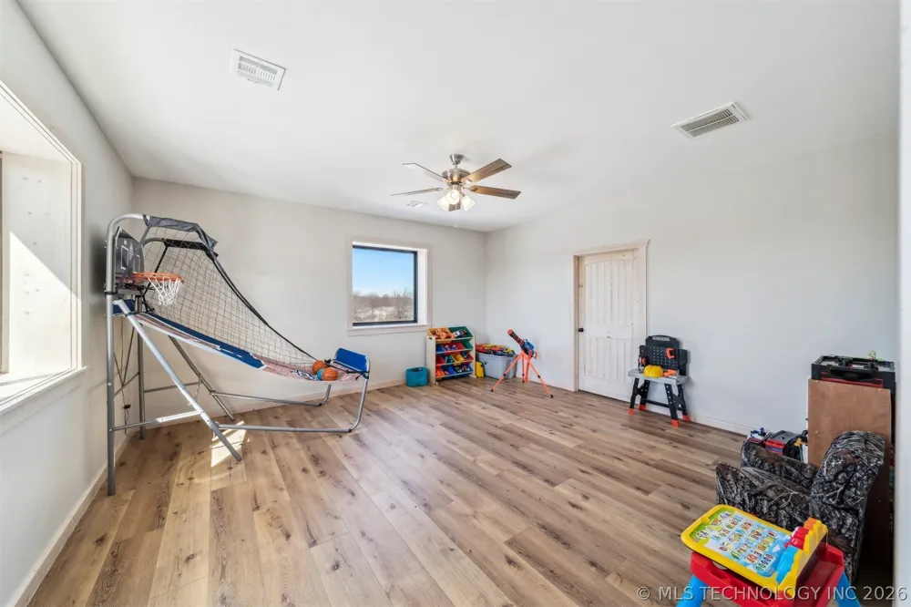 9501 S 4170 ROAD Claremore, OK 74017