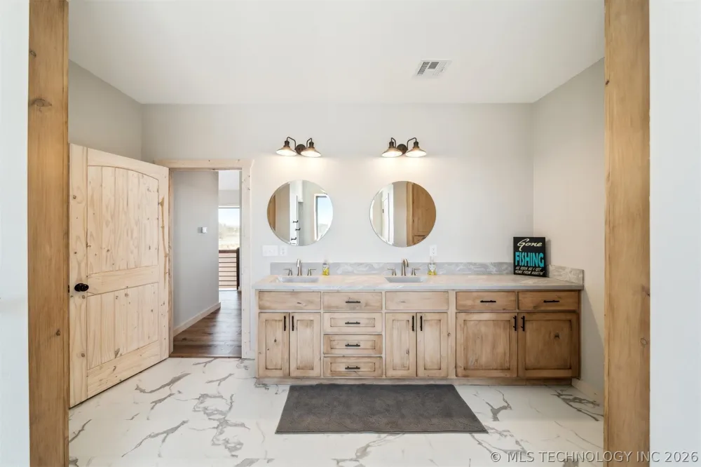 9501 S 4170 ROAD Claremore, OK 74017