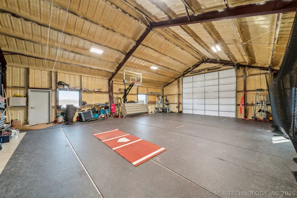 9501 S 4170 ROAD Claremore, OK 74017