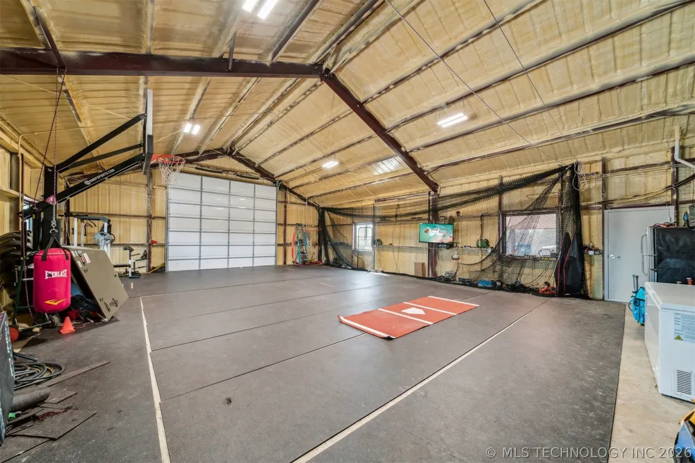 9501 S 4170 ROAD Claremore, OK 74017