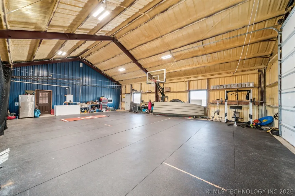 9501 S 4170 ROAD Claremore, OK 74017