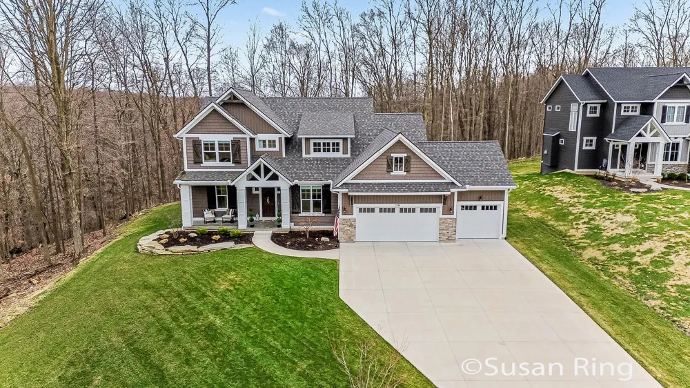 7290 Crossridge Drive SE Cascade Charter Township, MI 49512