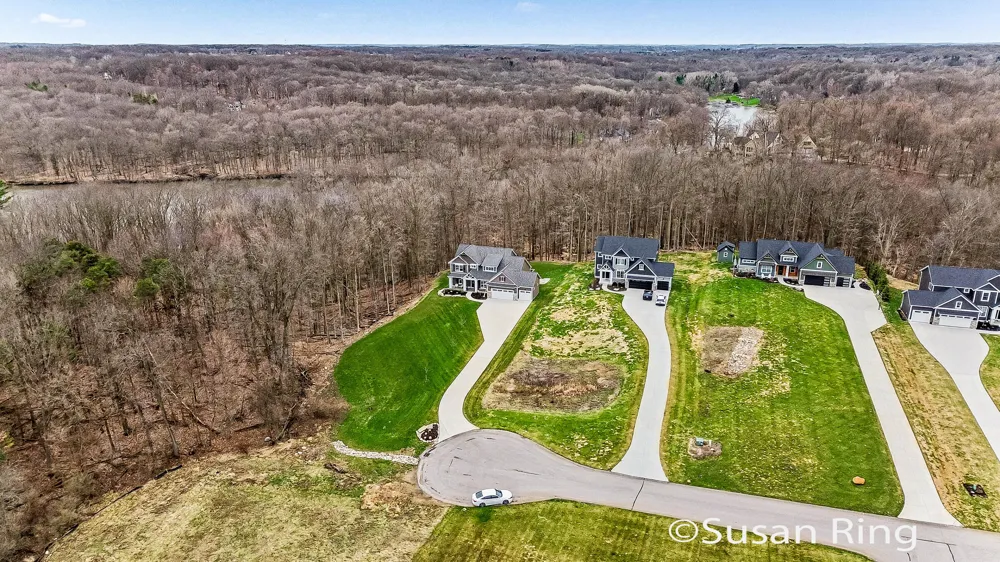 7290 Crossridge Drive SE Cascade Charter Township, MI 49512