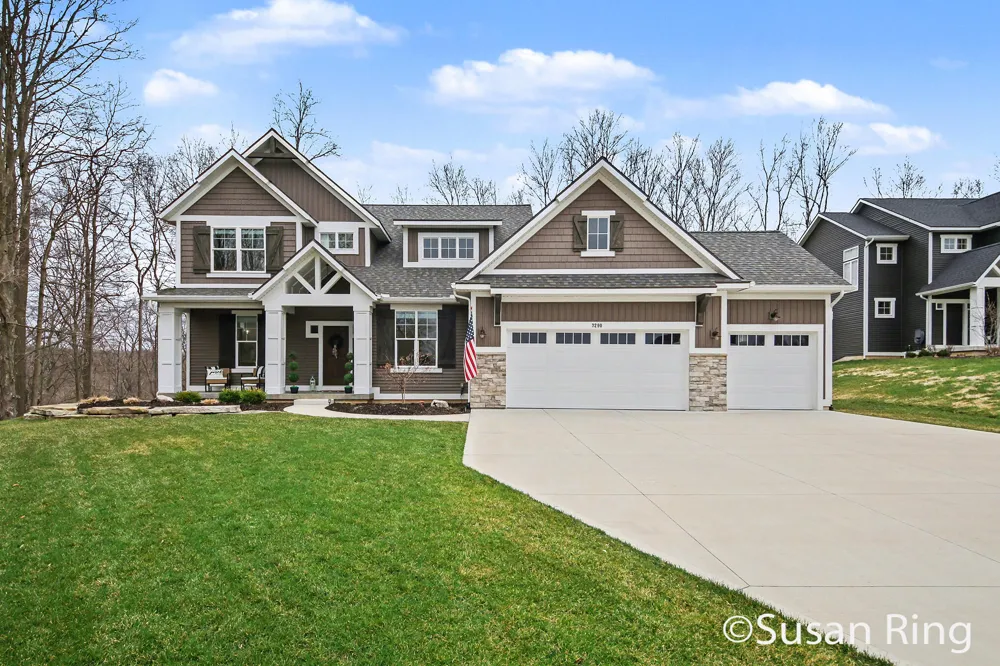 7290 Crossridge Drive SE Cascade Charter Township, MI 49512