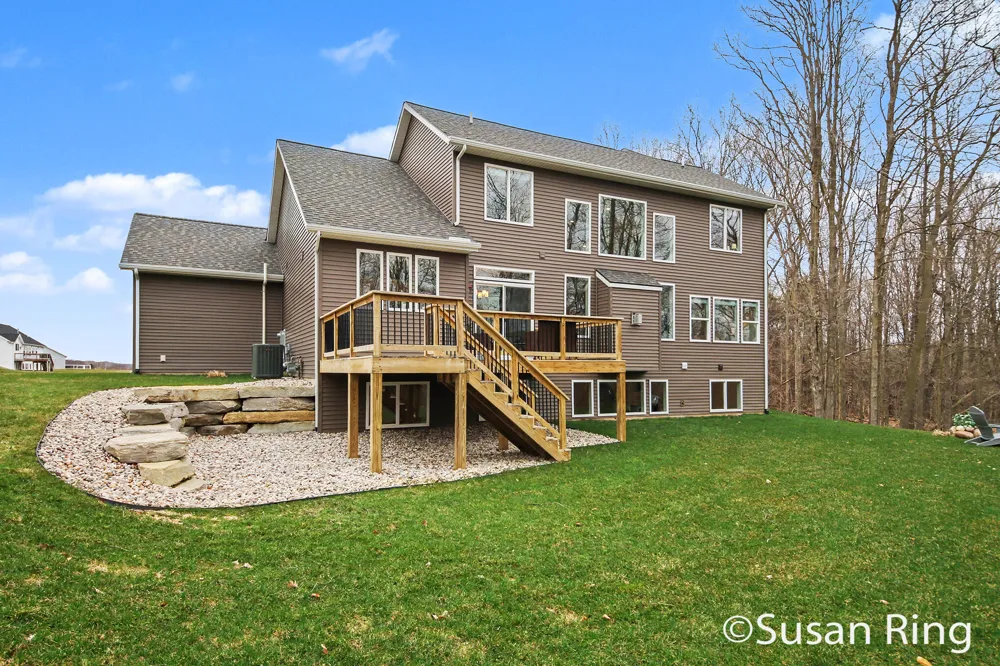 7290 Crossridge Drive SE Cascade Charter Township, MI 49512
