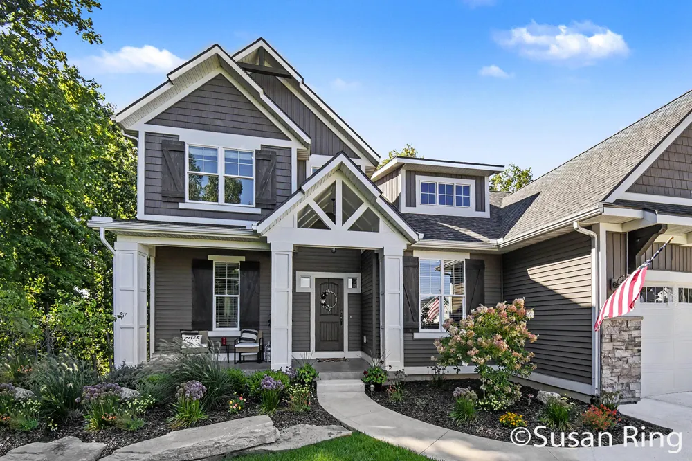 7290 Crossridge Drive SE Cascade Charter Township, MI 49512