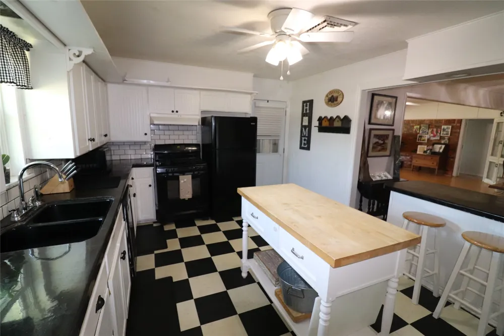 220 US Highway 380 W Jacksboro, TX 76458