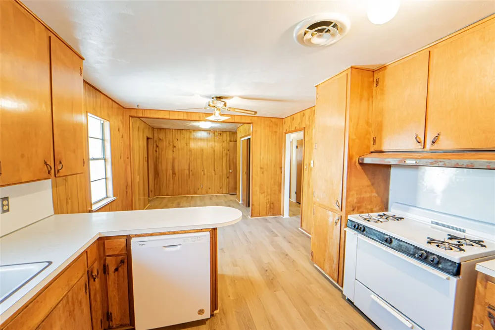 1304 Sycamore Street Breckenridge, TX 76424