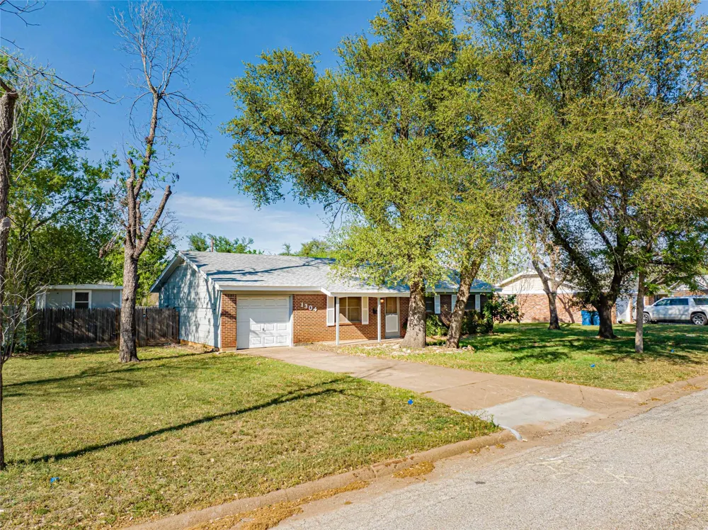 1304 Sycamore Street Breckenridge, TX 76424