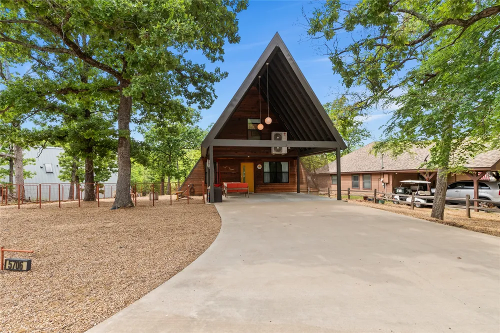5706 Point Lavista Malakoff, TX 75148