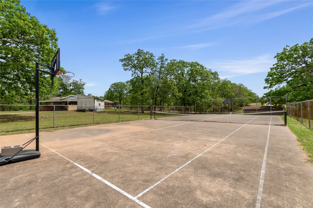 5706 Point Lavista Malakoff, TX 75148