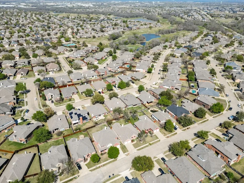 6205 Fieldcrest Lane Sachse, TX 75048