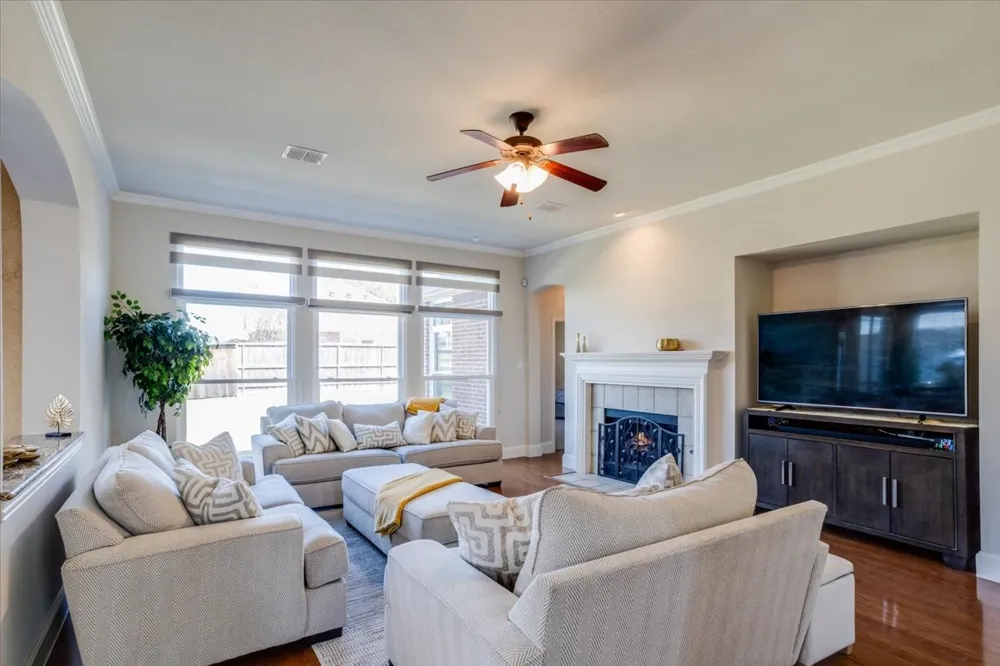6205 Fieldcrest Lane Sachse, TX 75048