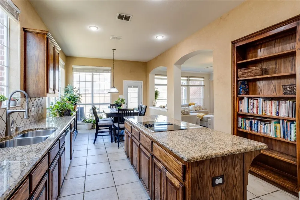 6205 Fieldcrest Lane Sachse, TX 75048
