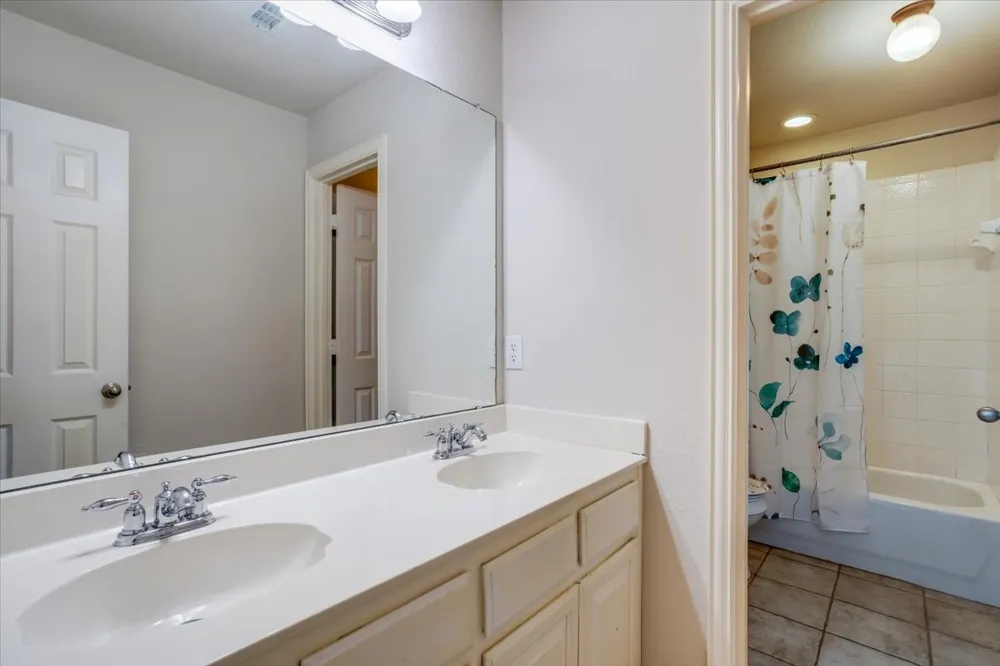 6205 Fieldcrest Lane Sachse, TX 75048