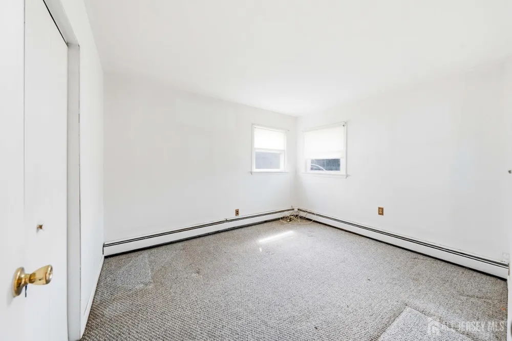 22 Grand Avenue Iselin, NJ 08830
