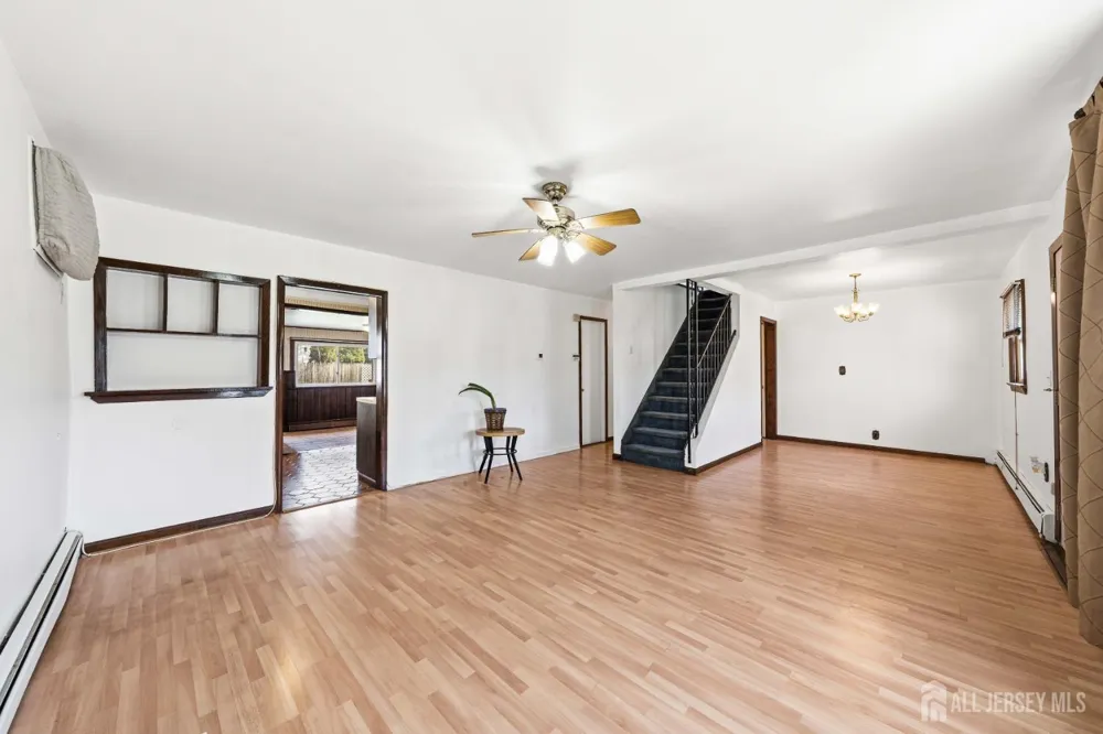 22 Grand Avenue Iselin, NJ 08830