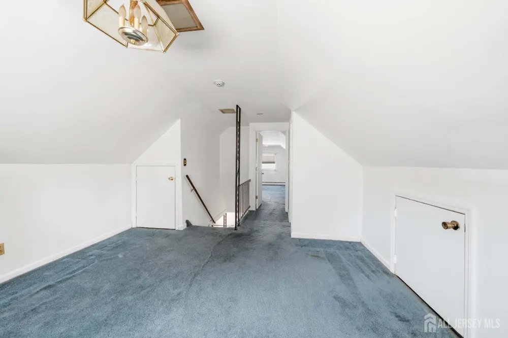 22 Grand Avenue Iselin, NJ 08830