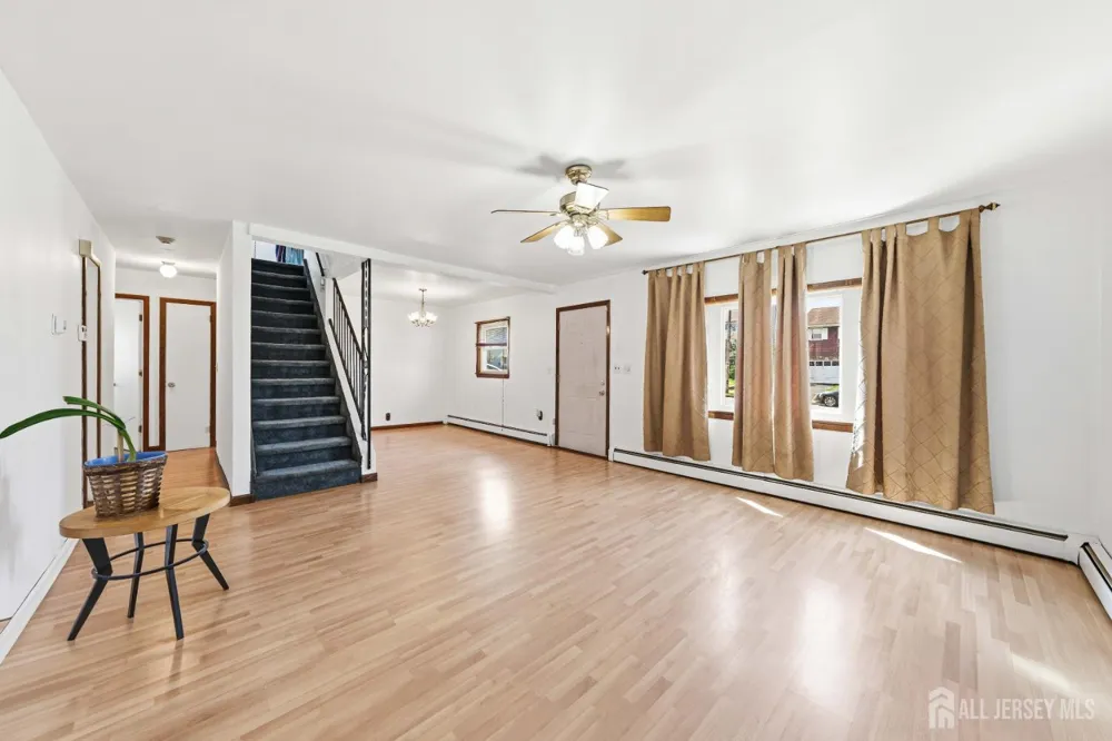 22 Grand Avenue Iselin, NJ 08830