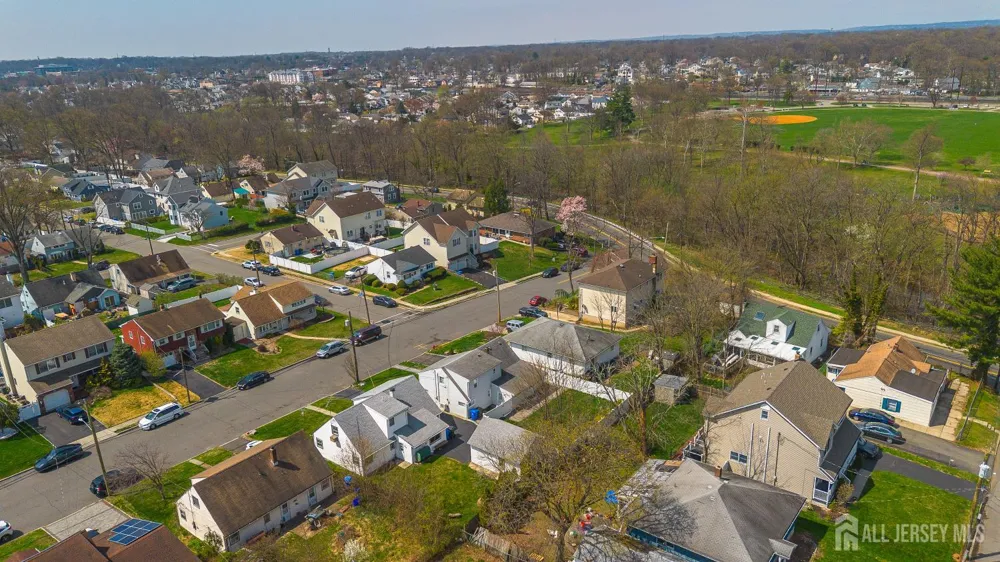 22 Grand Avenue Iselin, NJ 08830