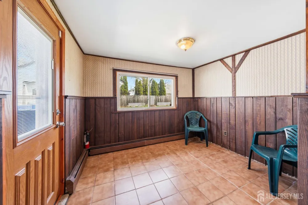 22 Grand Avenue Iselin, NJ 08830