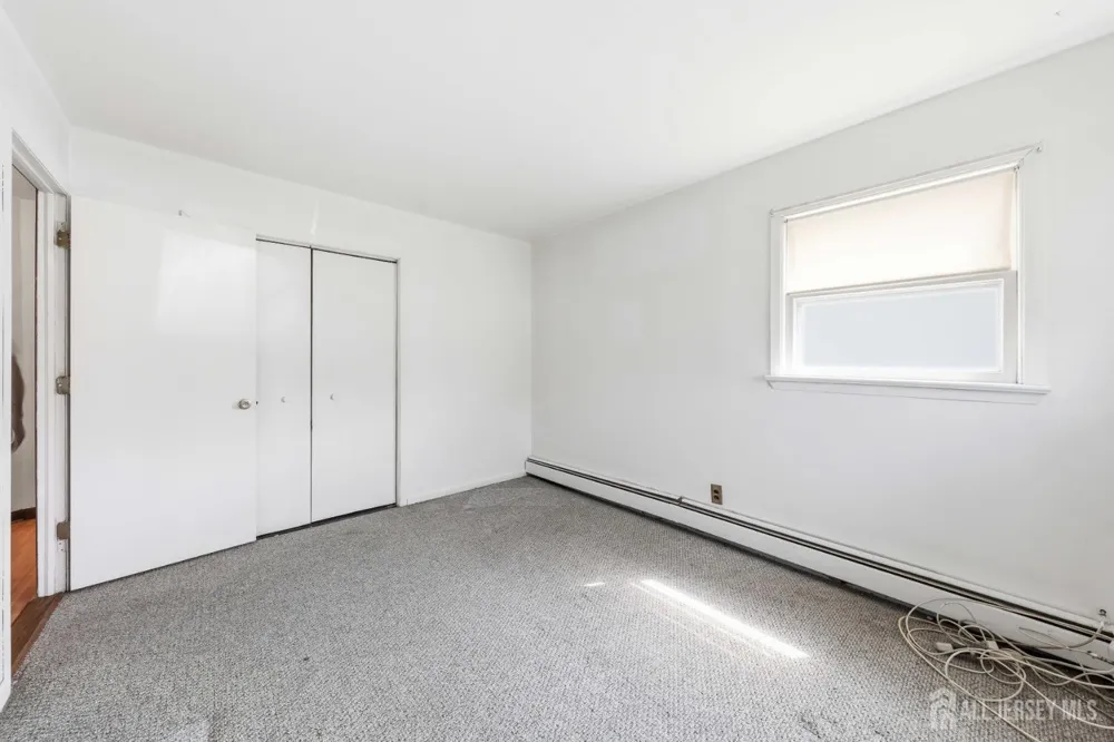 22 Grand Avenue Iselin, NJ 08830