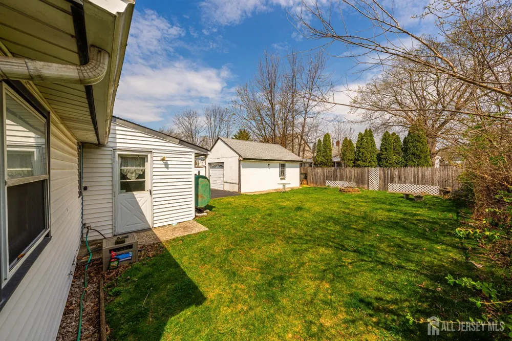 22 Grand Avenue Iselin, NJ 08830