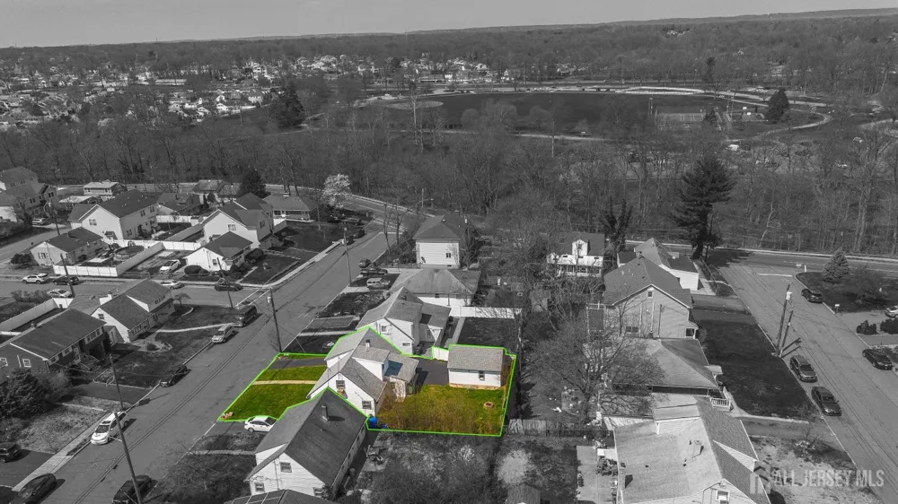 22 Grand Avenue Iselin, NJ 08830