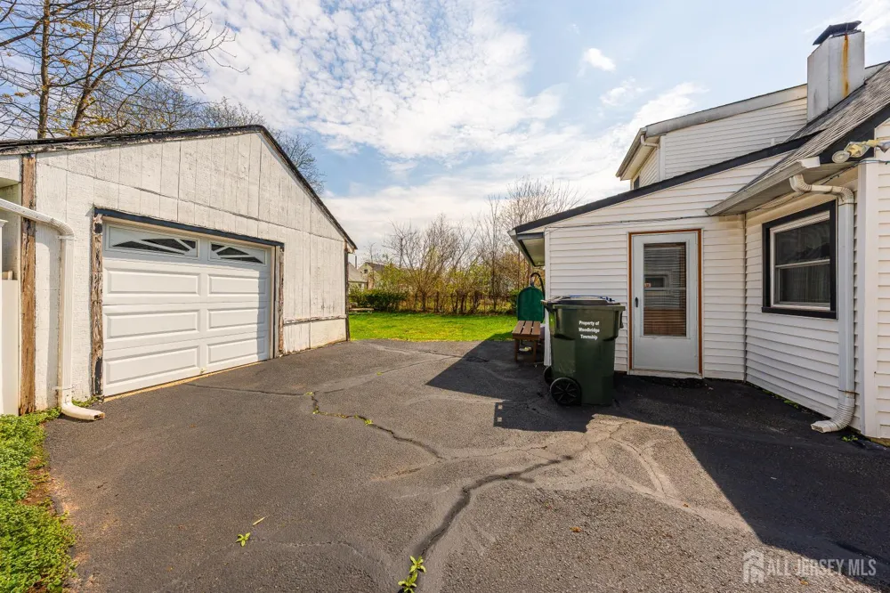 22 Grand Avenue Iselin, NJ 08830